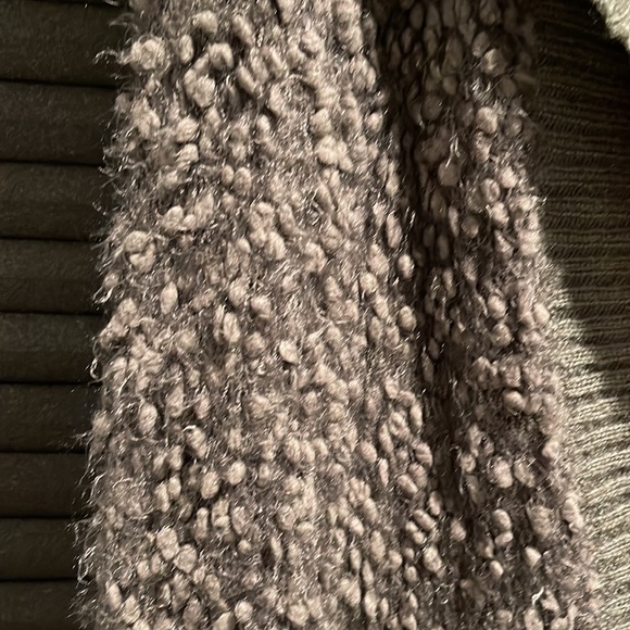 Sweater vest - Picture 2 of 2